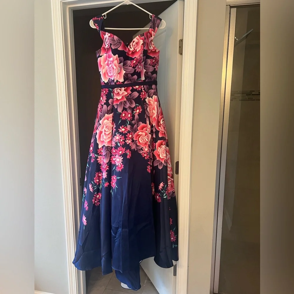 BALLGOWN DRESS - Picture 5 of 7